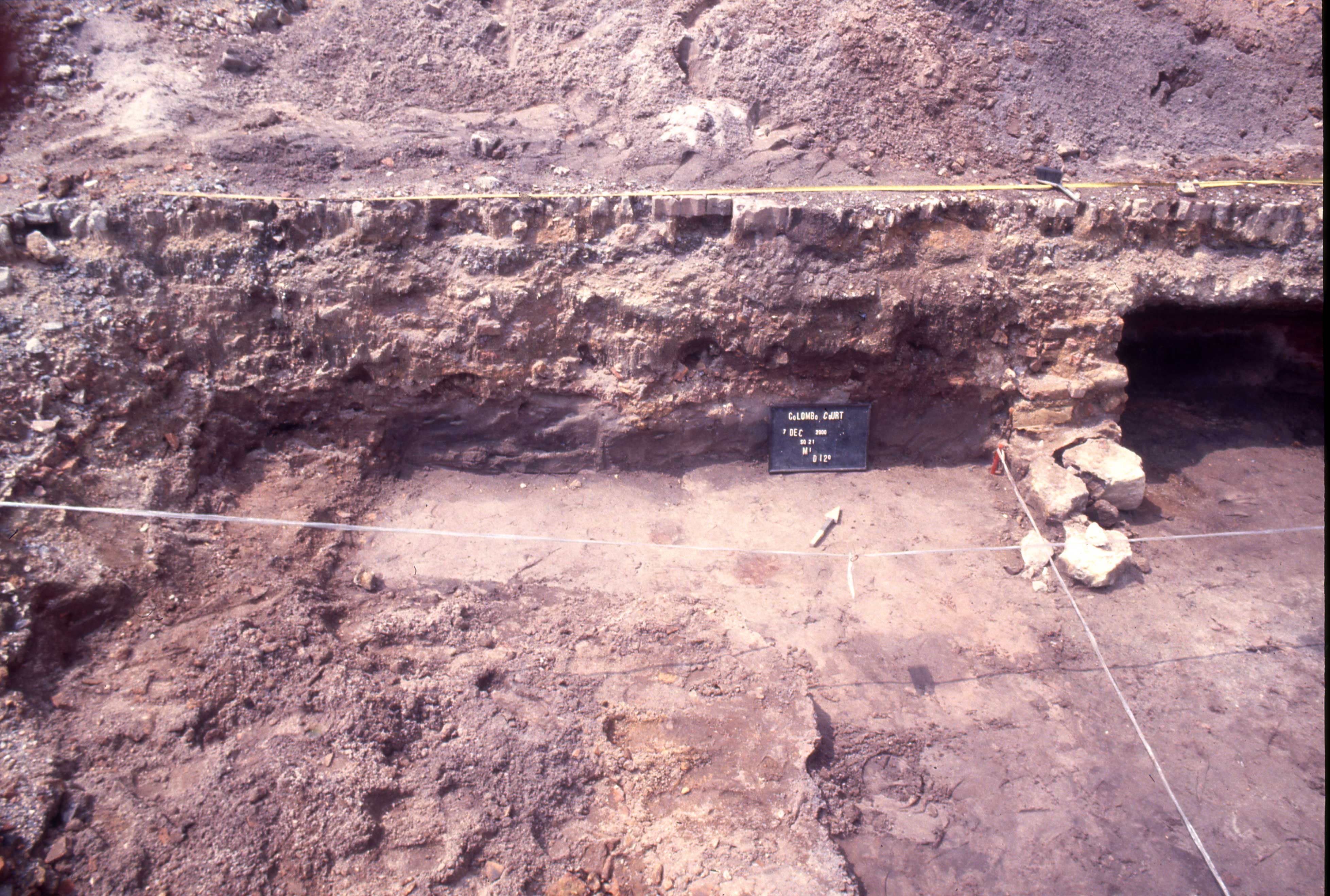 Well-preserved layer of black sand in profile of II-1 M1.