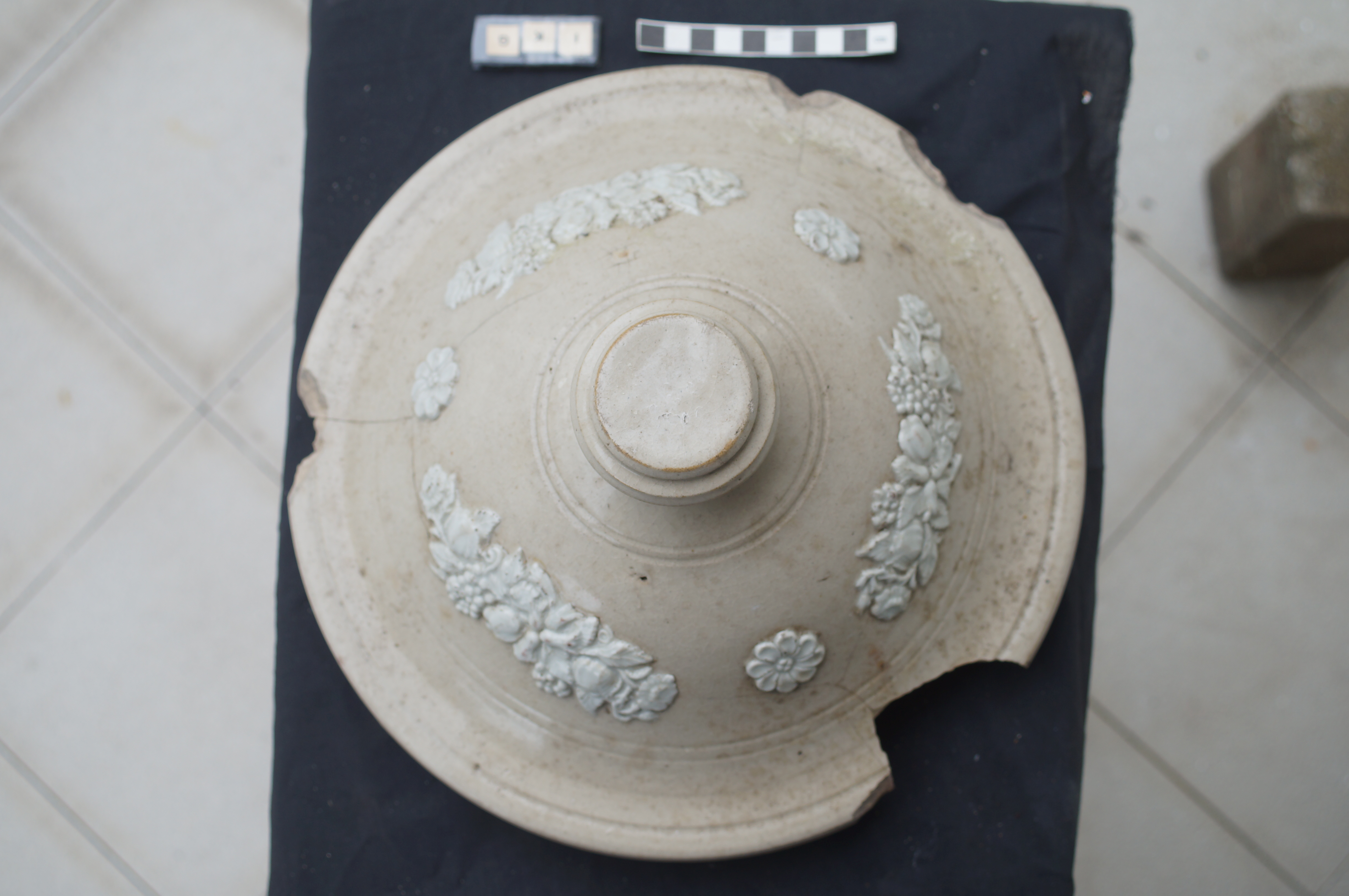 Fig 11bc. Top view of the tureen lid