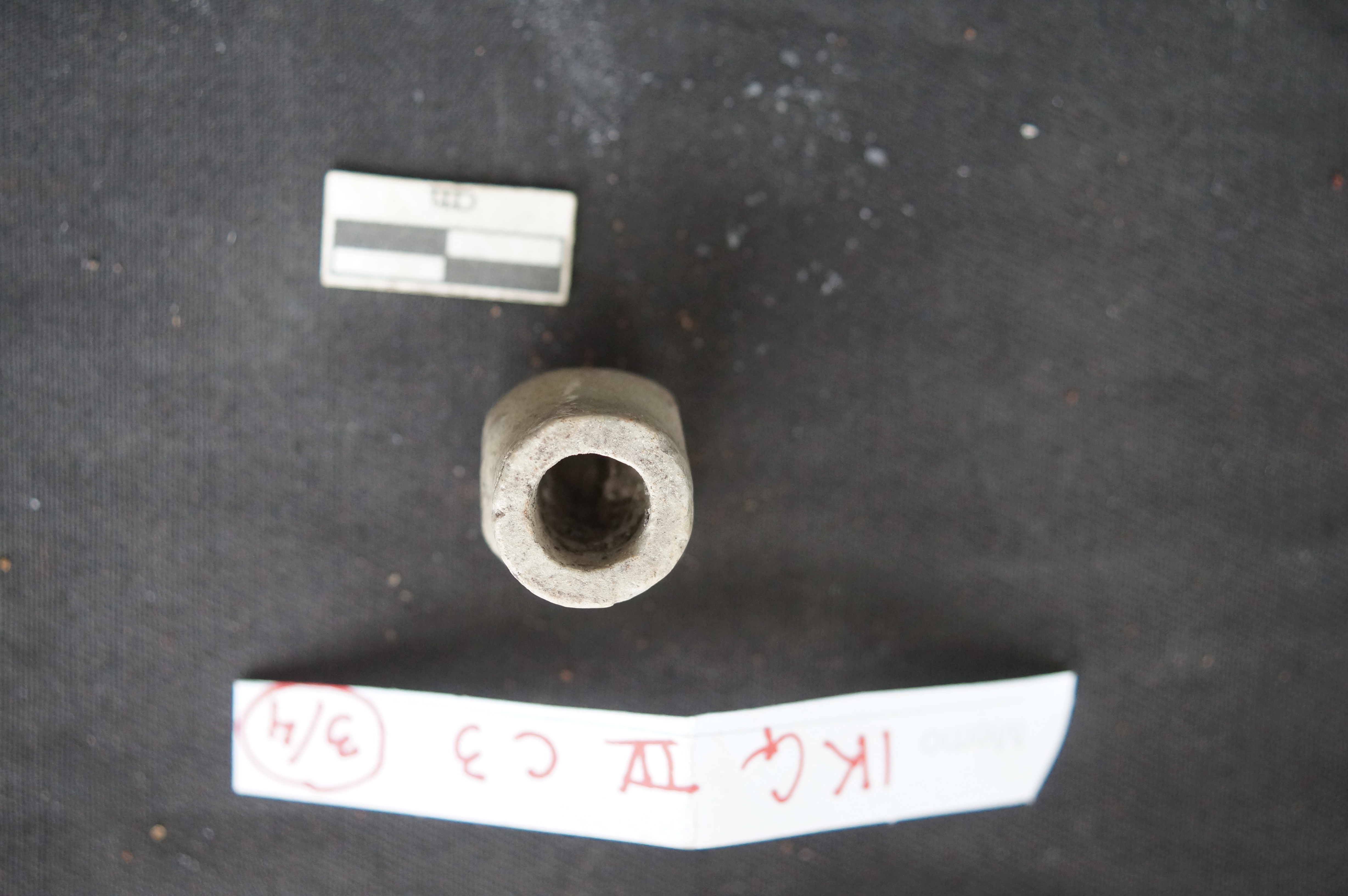 Fig 16b. Chinese porcelain opium pipe bow top view