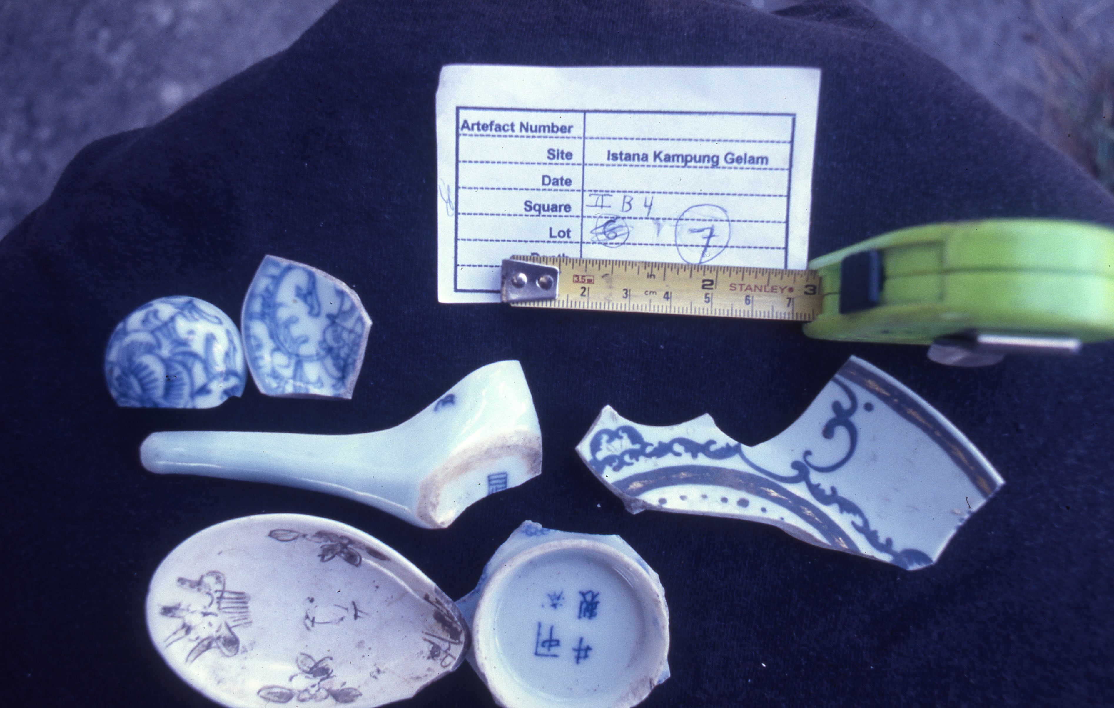 Fig 9. Chinese porcelain sherds recovered from Square IIB4