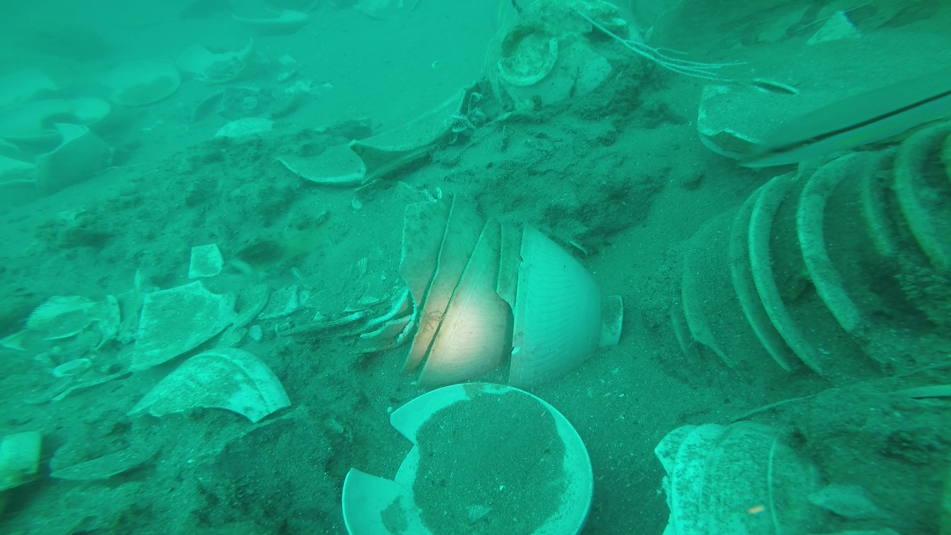 Spirally decorated bowl in-situ on the <em>Lingga Wreck</em>.