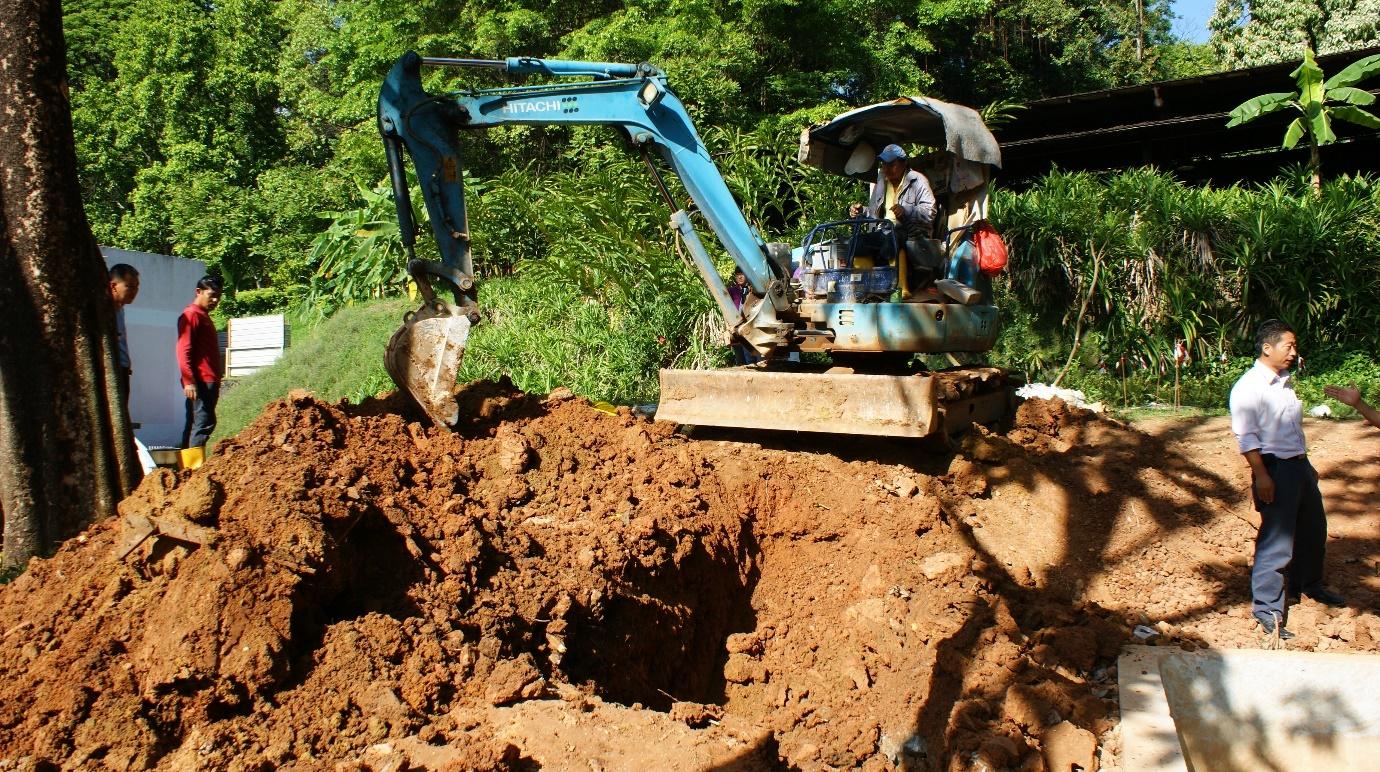 Figure 6. The backhoe used to excavate the East–West and North–South trenches